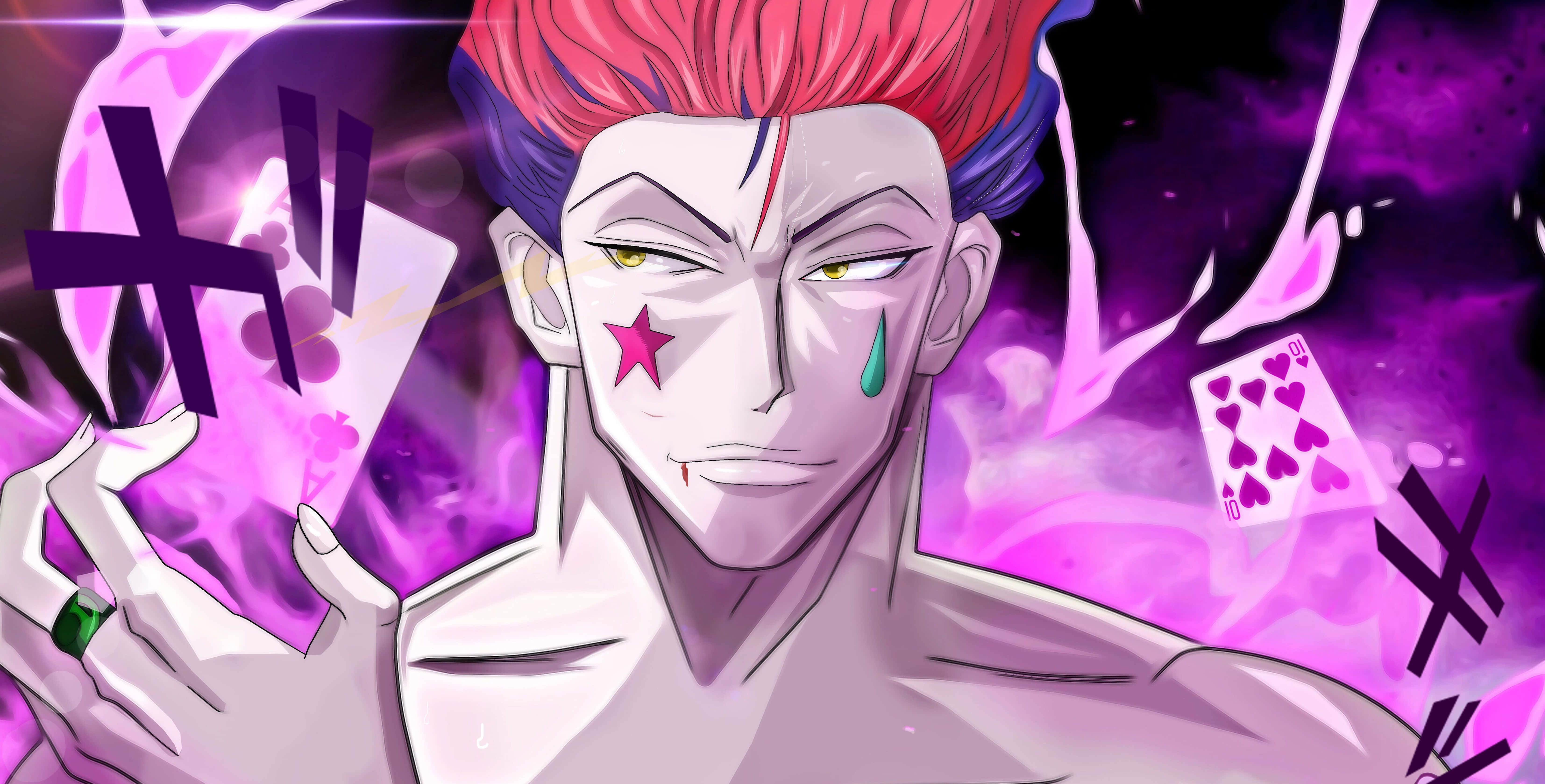 hisoka 桌布 壁紙 — 一個兇猛的動漫角色，紅髮和星星紋身，在旋轉的紫色背景前拿著撲克牌。