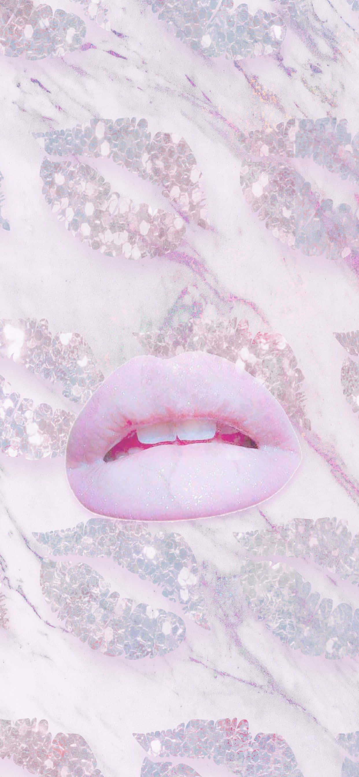 Pink Lips 桌布 壁紙 — 一個光澤粉紅唇印，置於閃爍大理石背景上，帶有散落的吻痕。