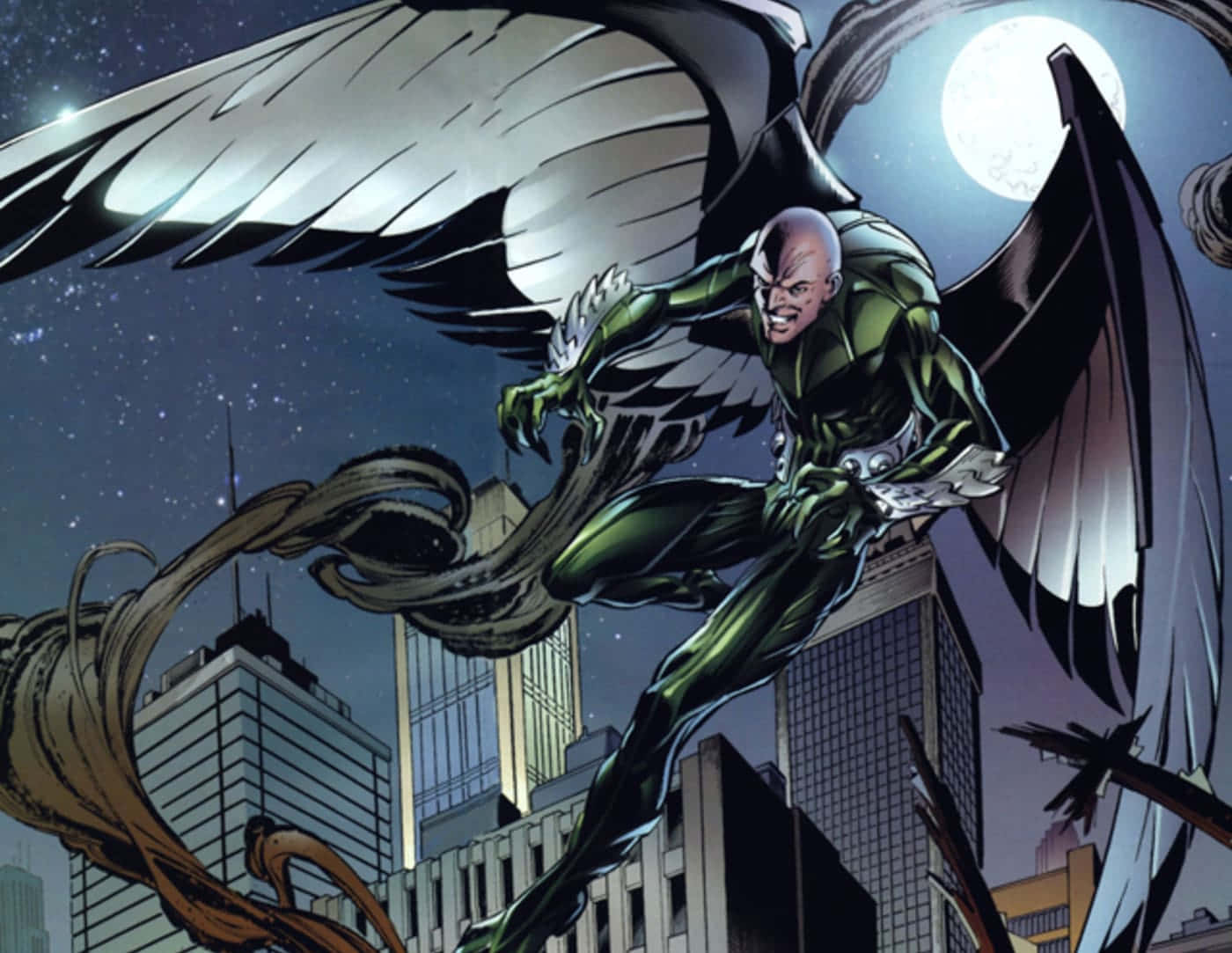 The Vulture 桌布 壁紙 — 一個光頭超級英雄，身穿綠色套裝，擁有巨大的黑色翅膀，在滿月下翱翔於城市天際線之上。