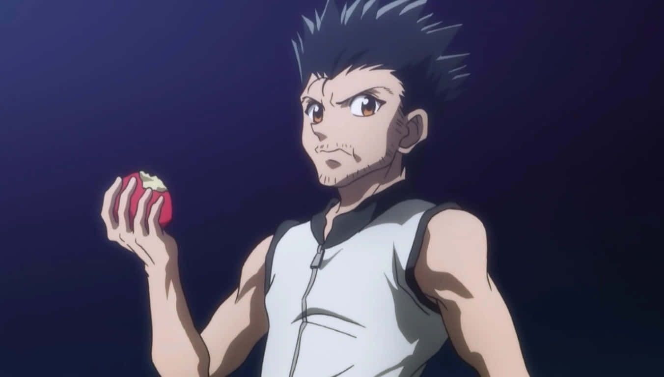 Ging Freecss 桌布 壁紙 — 一個刺蝟頭動漫男人穿著白色背心，在深藍色背景上拿著一個被咬過的紅蘋果。