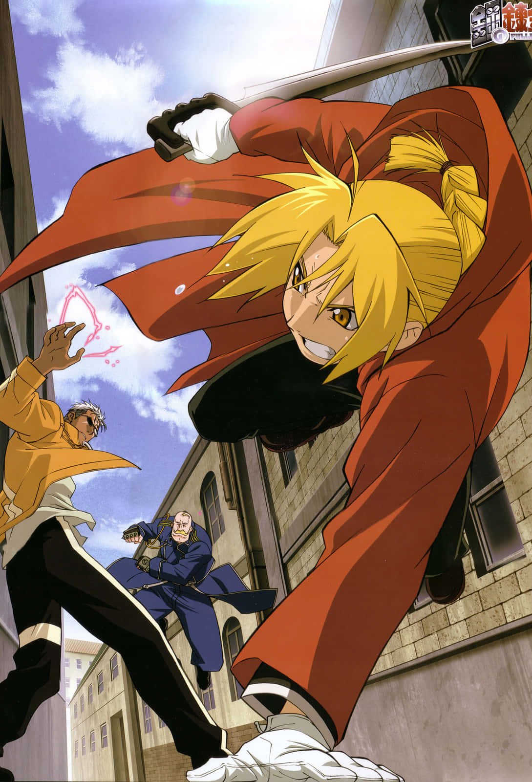 Fullmetal Alchemist Scar 桌布 壁紙 — 一個動態的動漫場景顯示一個金髮角色穿著紅色外套，在城市小巷中跳躍並揮舞著劍。