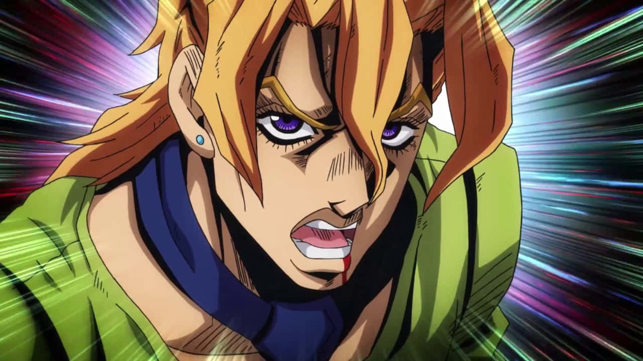 Pannacotta Fugo 桌布 壁紙 — 一個動漫角色，有著尖刺金髮和紫色眼睛，在色彩繽紛的動態模糊背景前咬緊牙關，擺出充滿動感的姿勢。
