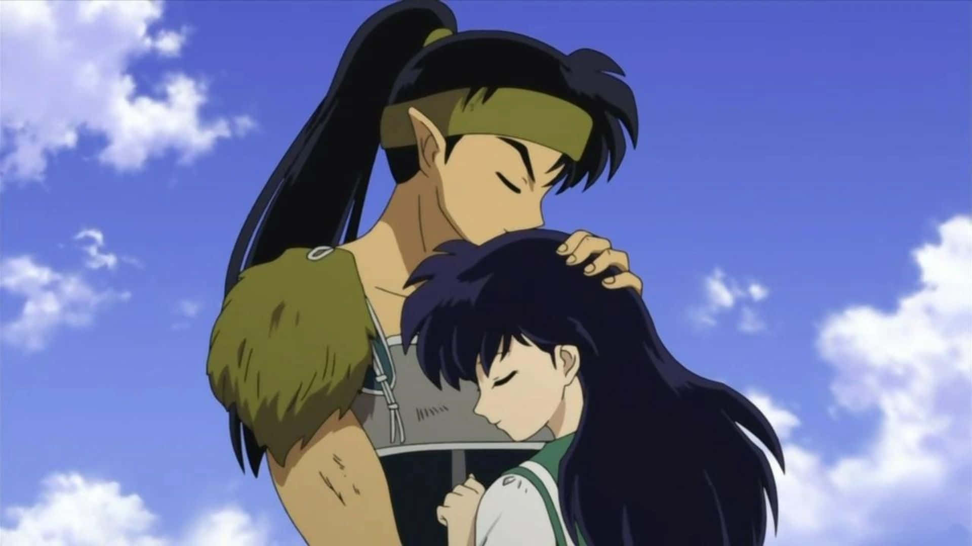 Inuyasha Koga 桌布 壁紙 — 一個動漫角色在藍天白雲下輕輕擁抱另一個角色。