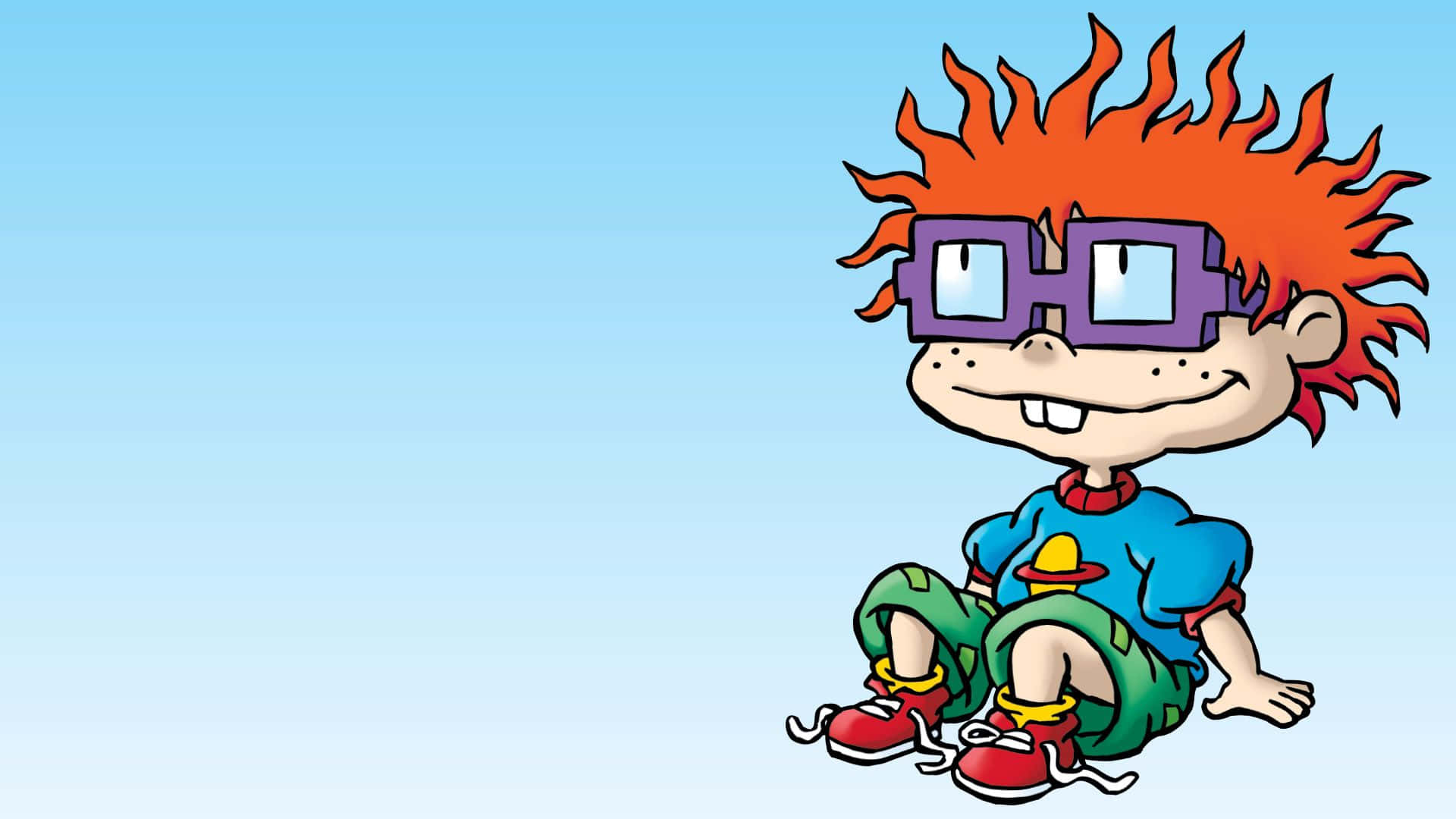 rugrats 桌布 壁紙 — 一個卡通男孩，有著尖刺的紅髮和紫色眼鏡，坐在柔和的藍色漸變背景前微笑。