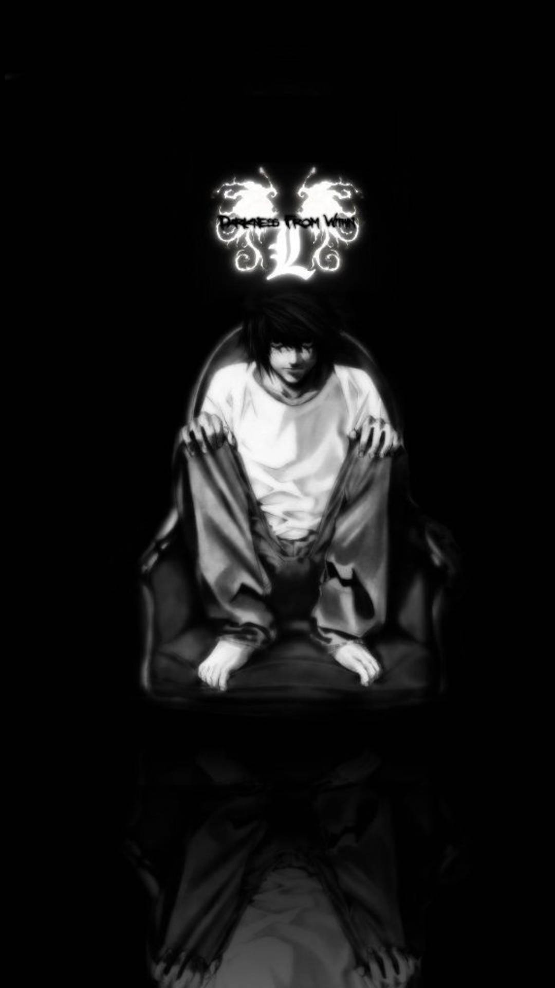 擁有發光翅膀的動漫角色坐在椅子上，帶有反射。 — 死亡筆記 壁紙