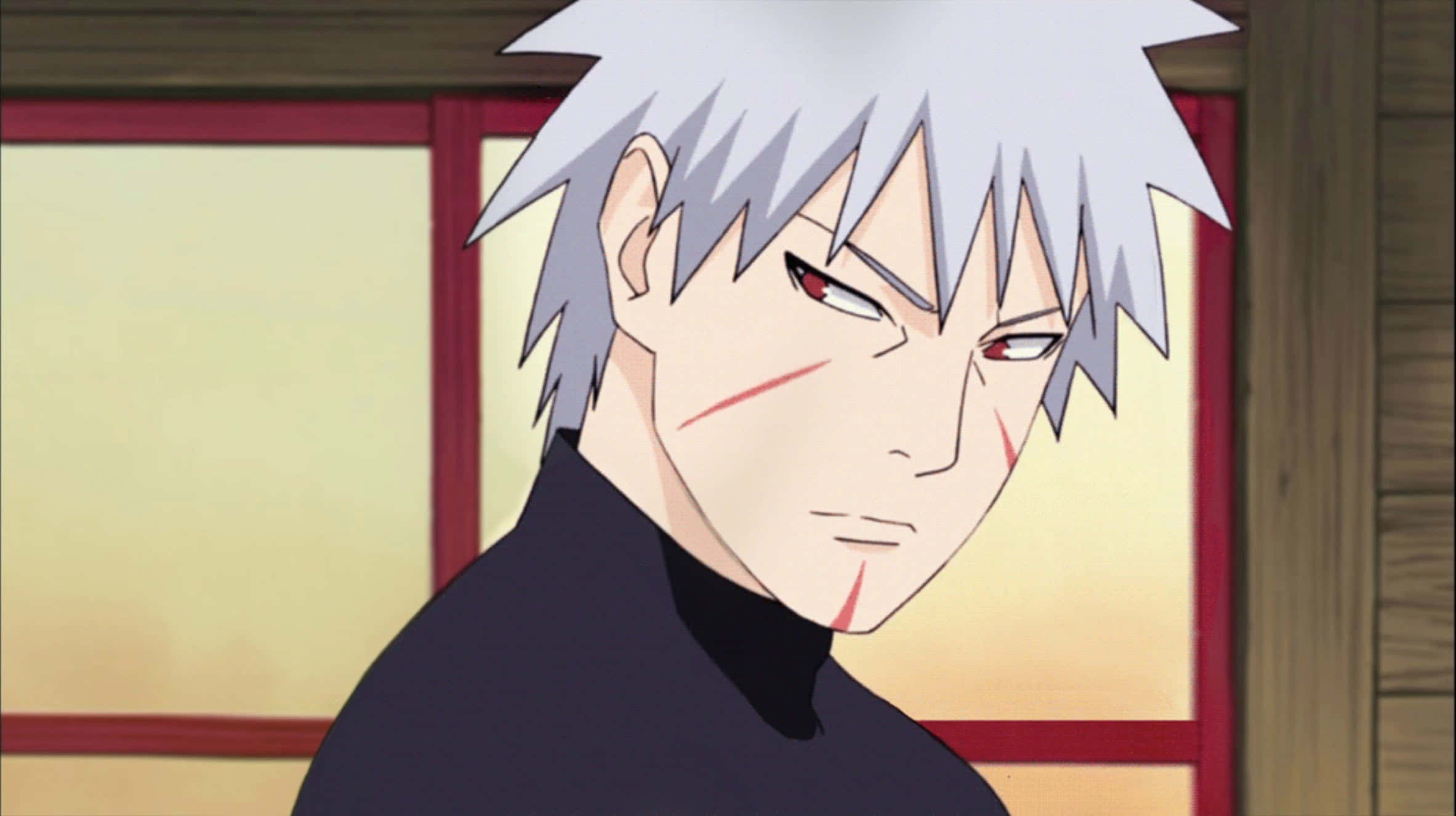 tobirama senju 桌布 壁紙 — 一個嚴肅的動漫男子，擁有銀色尖刺頭髮和紅色眼睛，在傳統木製房間中強烈凝視。
