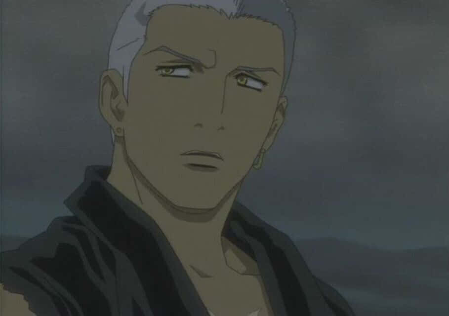 Wolf's Rain Tsume 桌布 壁紙 — 一個嚴肅的動漫男子，銀色頭髮和綠色眼睛，在陰沉的灰色天空下專注地凝視。