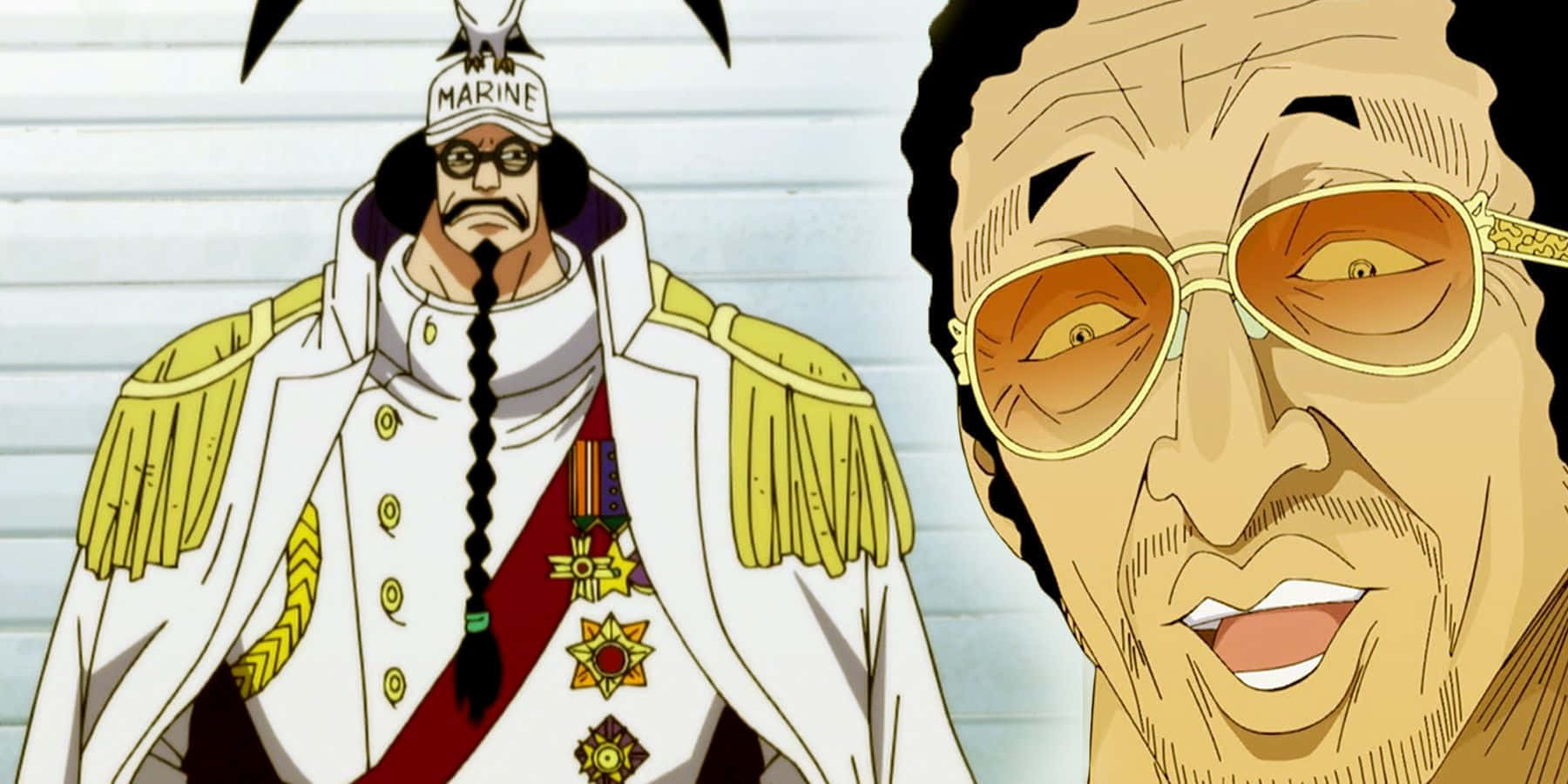 Marineford Aftermath 桌布 壁紙 — 一個嚴肅的海軍上將和一個戴金框太陽眼鏡微笑的男人的分屏動畫肖像。