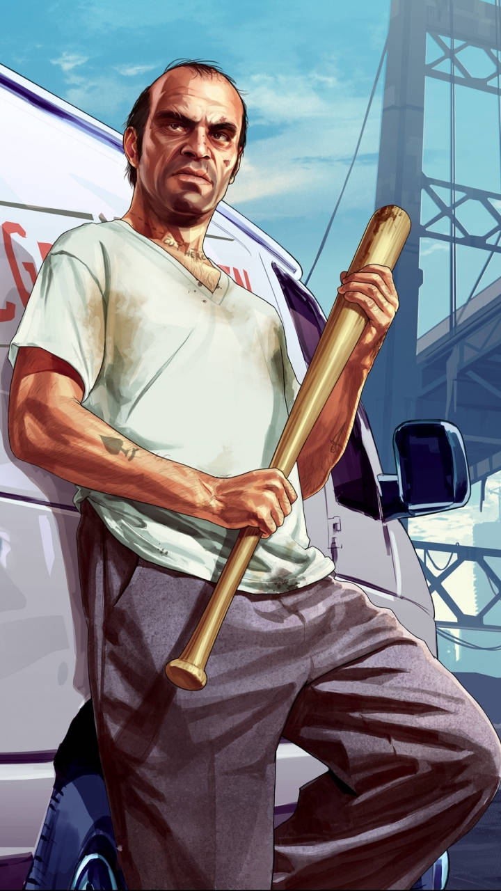 Gta 桌布 壁紙 — 一個嚴肅的男人拿着棒球棍，站在一輛客貨車旁邊，背景是明亮的藍天和工業建築。