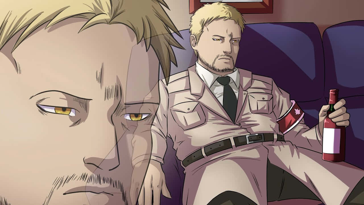 Reiner Braun 桌布 壁紙 — 一個嚴肅的金髮動漫男人穿著米色制服坐在沙發上，手持酒瓶，前景是他銳利眼睛的特寫。