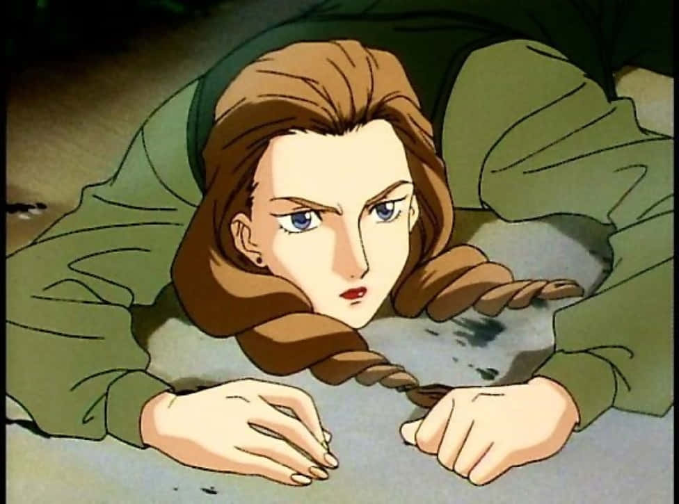 Gundam Wing Sally Po 桌布 壁紙 — 一個堅定的動漫女性，棕色辮子頭髮和藍色眼睛，穿著綠色外套向前爬行。