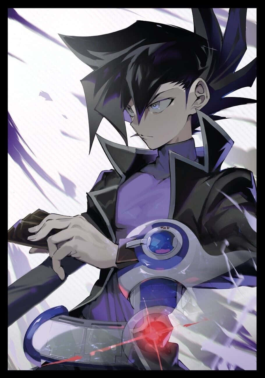 Chazz Princeton 桌布 壁紙 — 一個堅定的動漫角色，擁有尖刺黑髮和紫色服裝，在動態的白色和紫色背景前手持發光的決鬥盤。