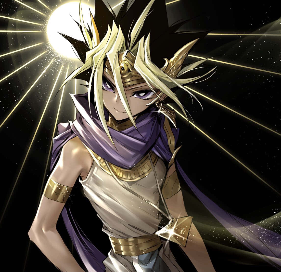 Pharaoh Atem 桌布 壁紙 — 一個堅定的動漫角色，有著刺刺的金色頭髮和紫色眼睛，站在星空夜空前，背後有燦爛的太陽光芒。