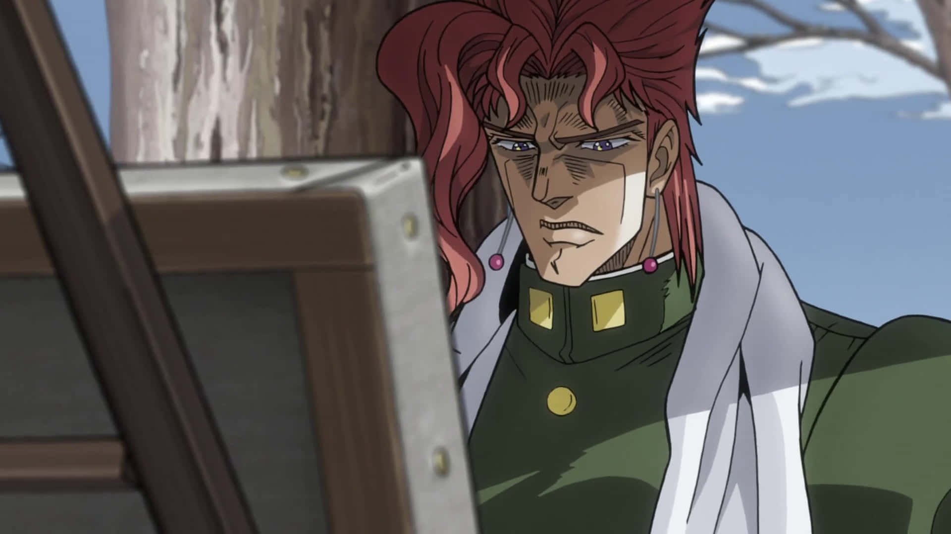 Stardust Crusaders 桌布 壁紙 — 一個堅定的動漫角色，紅髮綠制服，站在畫架旁，背景是晴朗的藍天。