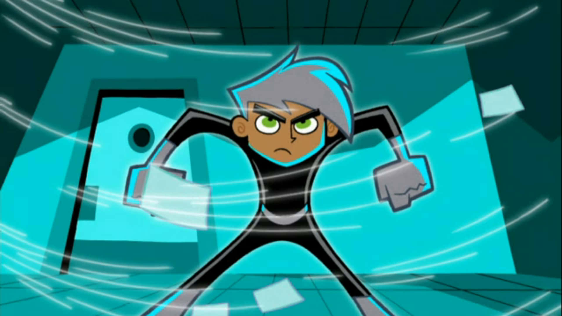 Danny Phantom 壁紙 — 一個堅定的動畫青少年，藍色頭髮和綠色眼睛，帶著運動線條穿過發光的藍綠色走廊奔跑。
