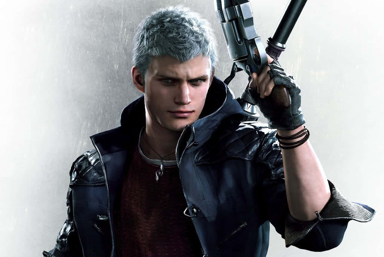 Devil May Cry Characters 桌布 壁紙 — 一個堅定的銀髮男子穿著黑色皮夾克，手持一把大型左輪手槍，靠著灰色紋理牆壁。