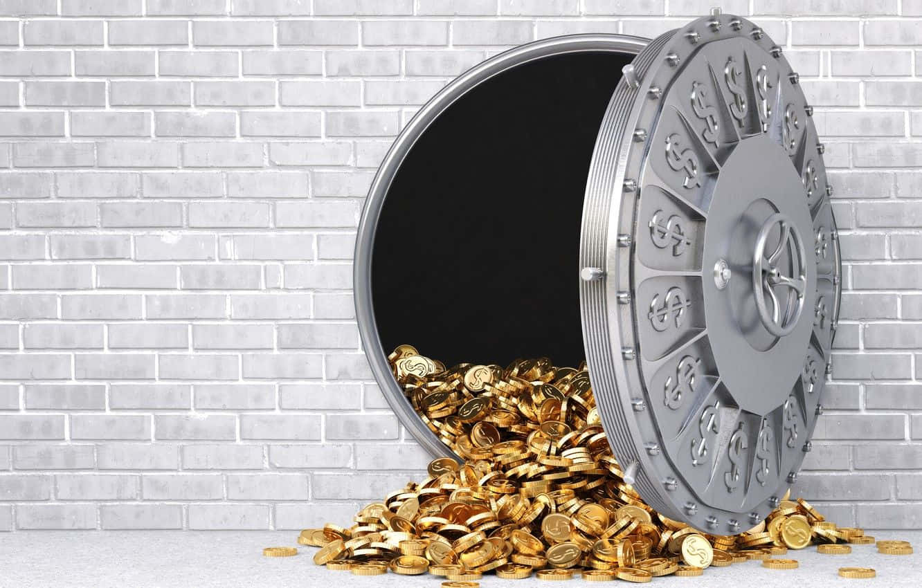 Rich 桌布 壁紙 — 一個大型打開嘅金庫門將金幣倒喺水泥地上，背景係白色磚牆。