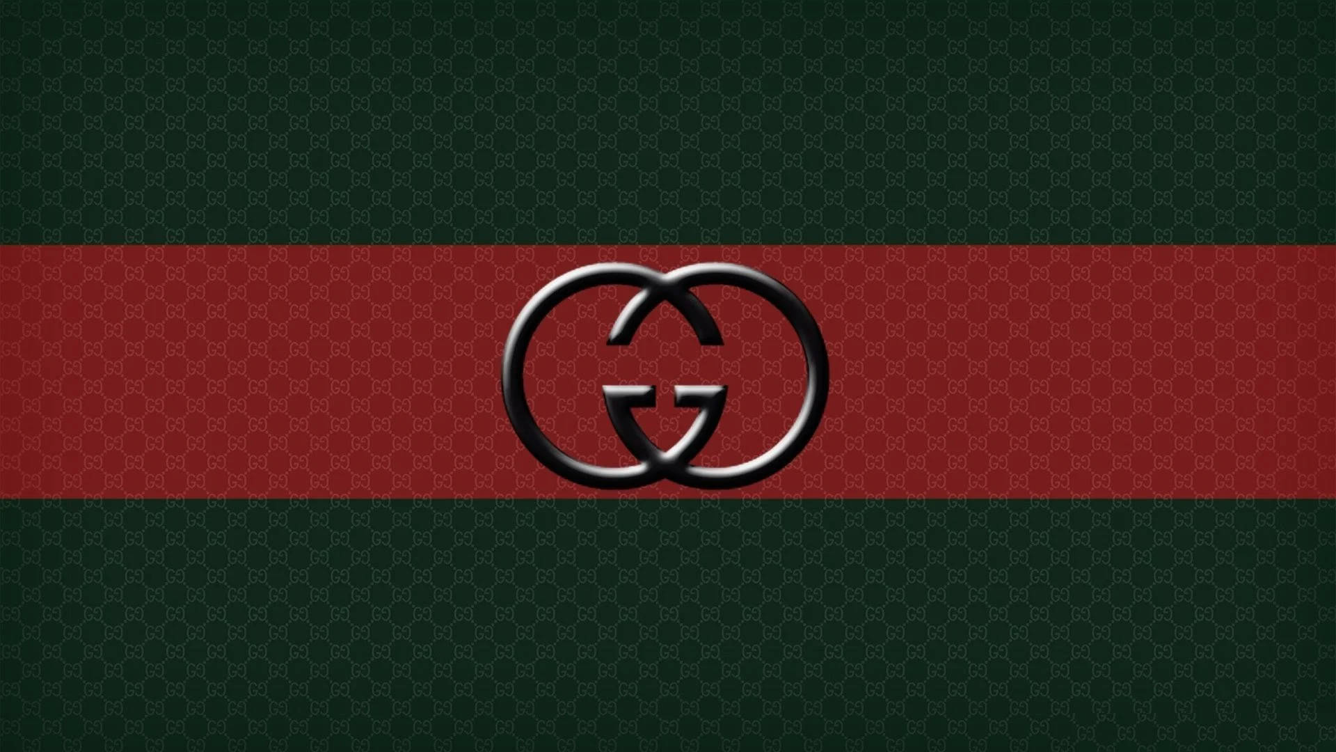 Gucci 桌布 壁紙 — 一個大膽的Gucci標誌位於紅色條紋中央，背景為深綠色，帶有重複的GG字母組合圖案。