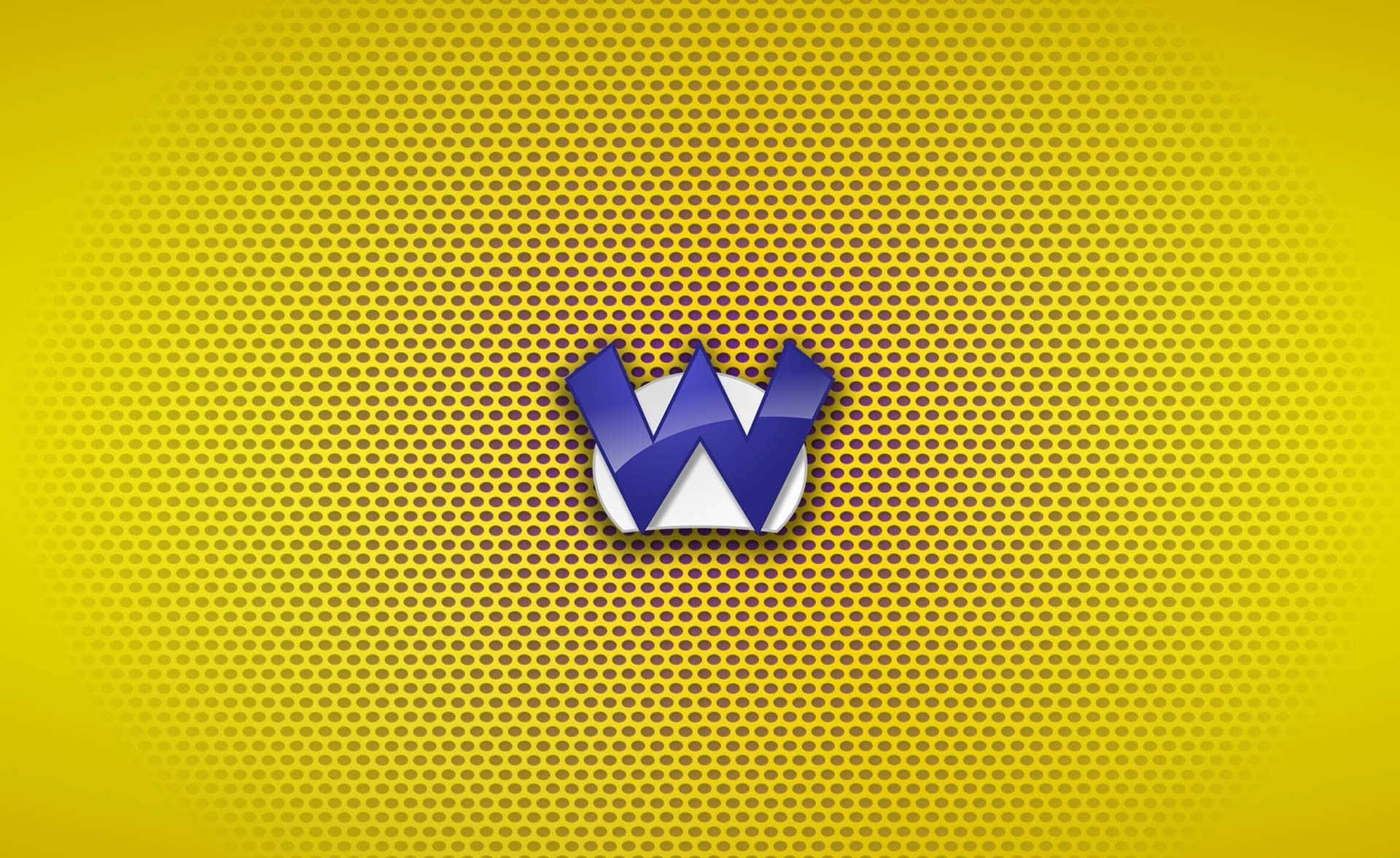 wario 桌布 壁紙 — 一個大膽的藍白風格化W標誌，帶有3D金屬光澤，位於充滿活力的黃色背景中央，帶有微妙的點狀漸變圖案。
