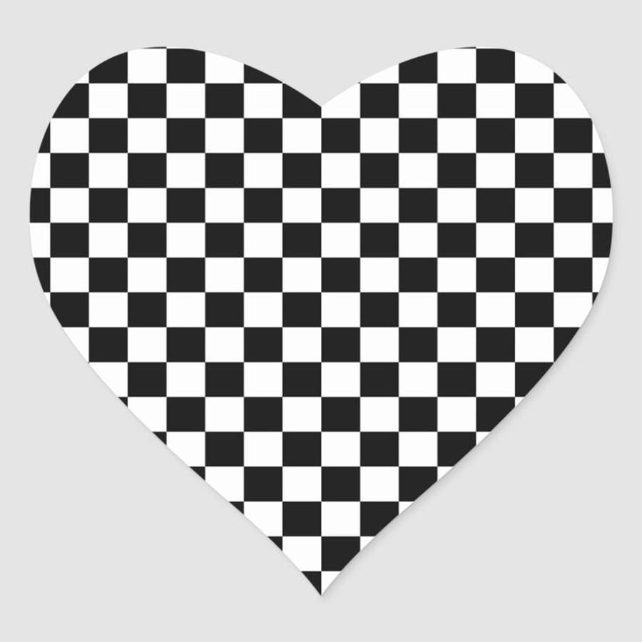 Black And White Squares 桌布 壁紙 — 一個大膽的黑白格仔圖案填滿了一個完美的心形，背景為中性灰色。