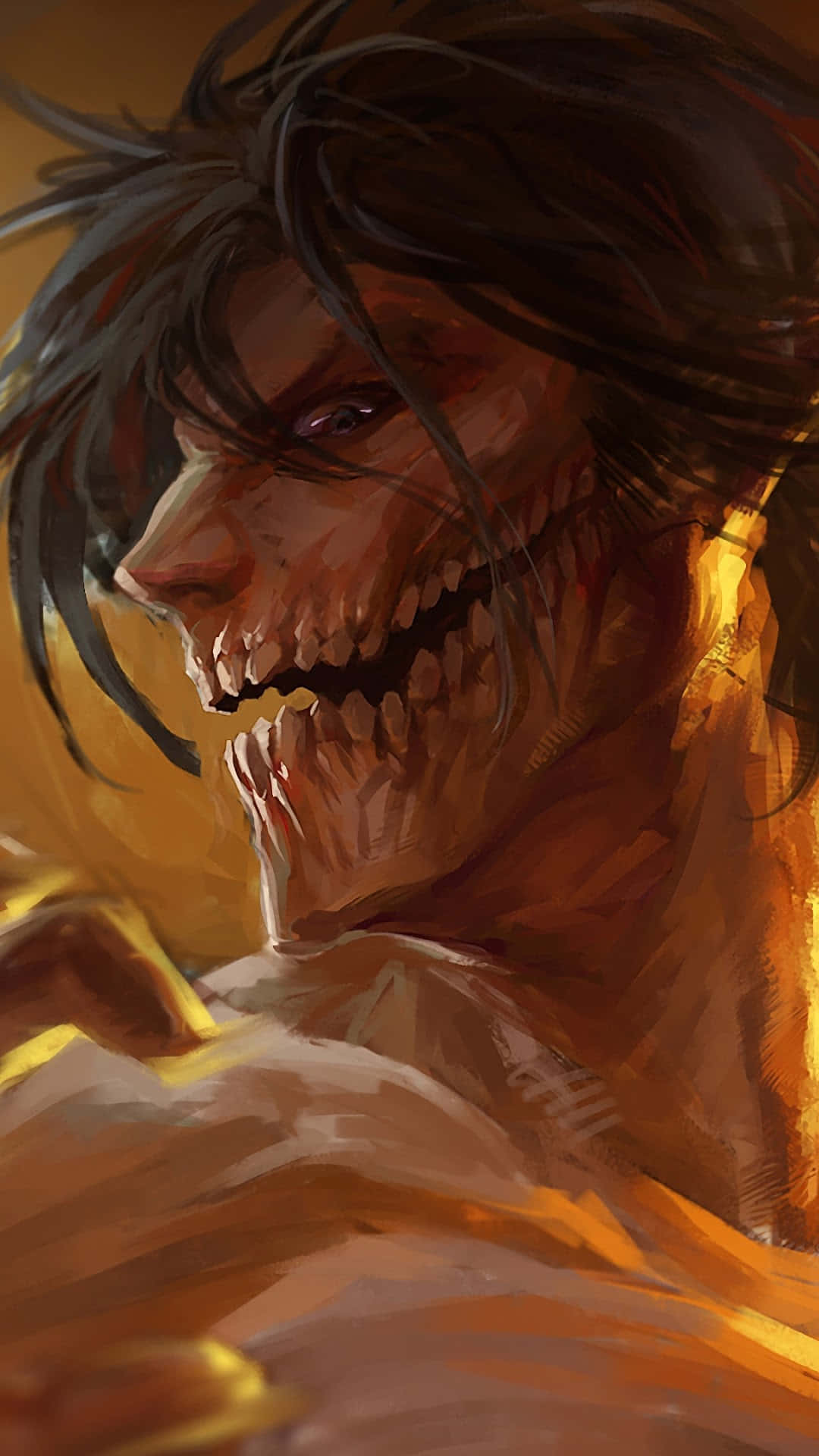 Founding Titan 桌布 壁紙 — 一個威脅性的動漫巨人，擁有狂野的深色頭髮和寬大的露齒笑容，在溫暖的金色燈光下強烈地凝視。