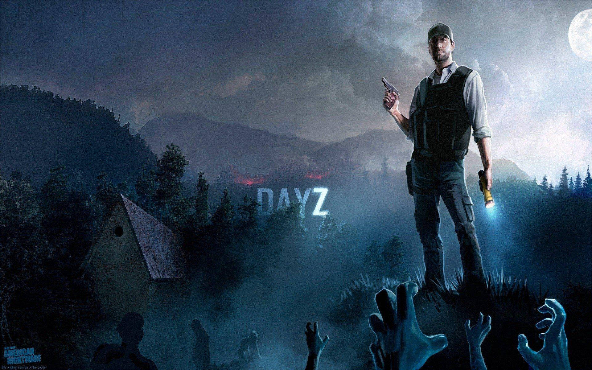 Dayz Desktop 桌布 壁紙 — 一個孤獨的倖存者身穿戰術裝備，在夜晚站在山頂上，手持手槍和手電筒，而喪屍的手在滿月下從下方伸上來。