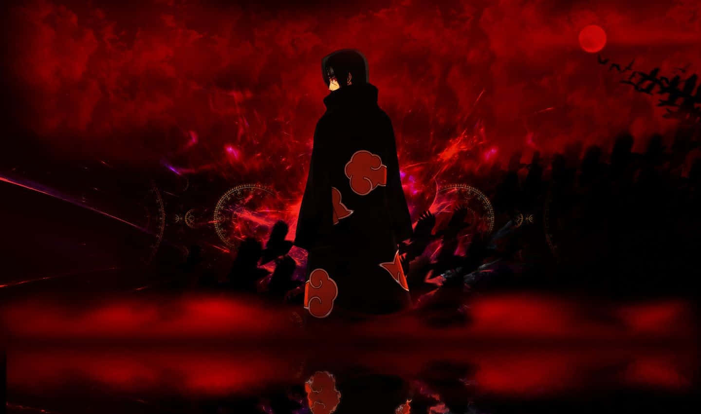 Itachi 桌布 壁紙 — 一個孤獨的動漫人物穿著紅色雲朵斗篷，在火紅的深紅色天空和旋轉的黑暗能量中呈現剪影。