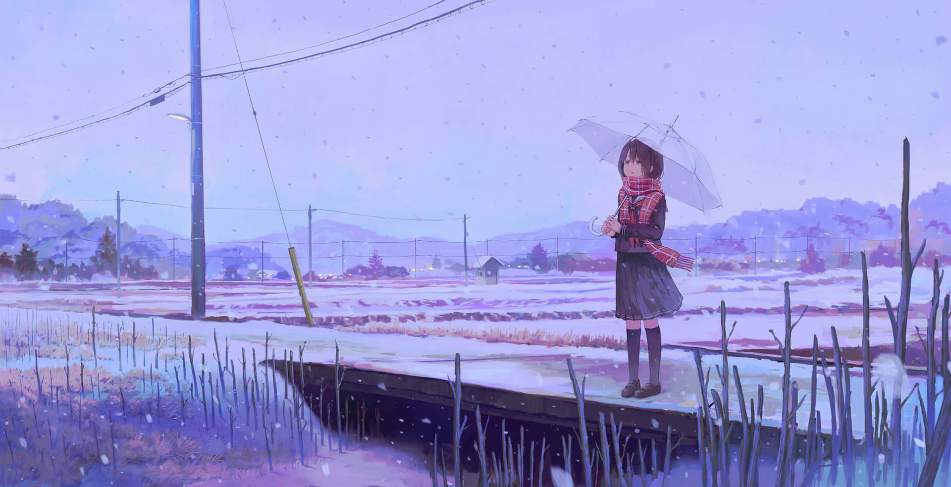  壁紙 — 一個孤獨的動漫女孩穿著校服站在木製碼頭上，拿著透明雨傘，溫柔的雪花飄落在寧靜的鄉村景觀上。