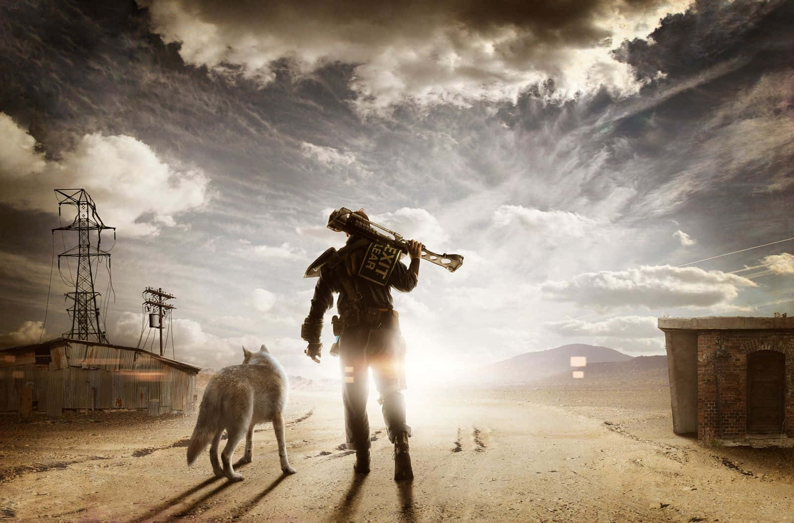 Fallout 4 Dogmeat 桌布 壁紙 — 一個孤獨的裝甲人物帶著狼同伴，在戲劇性的多雲天空下，穿過荒涼的末日後廢土，遠離鏡頭走去。