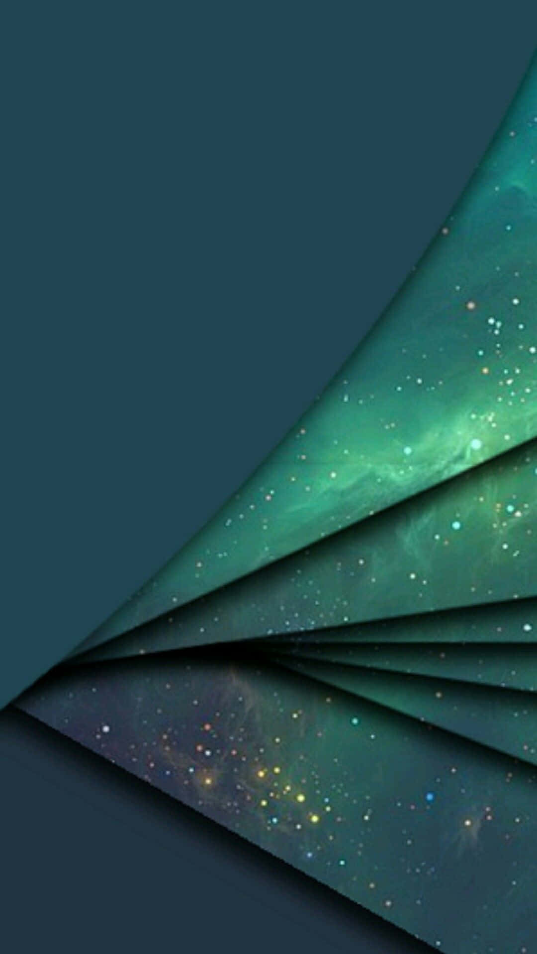 Green Phone 桌布 壁紙 — 一個宇宙星雲，帶有青綠色和紫色的星星，像摺疊的布料一樣在深青綠色背景上展開。