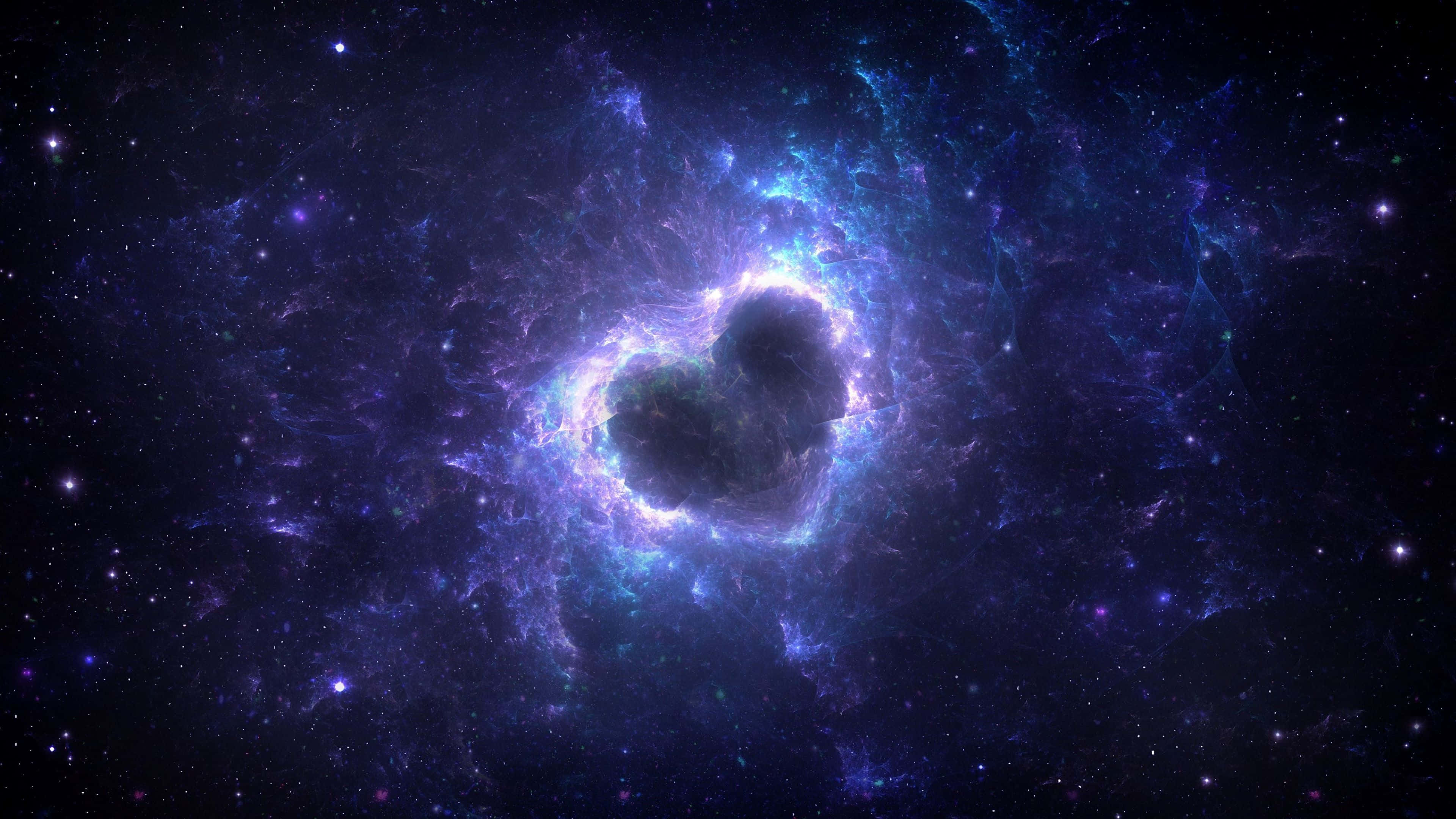 4K Love 桌布 壁紙 — 一個宇宙星雲，發光的藍色和紫色氣體圍繞著一個黑暗的中心虛空，背景是星場。