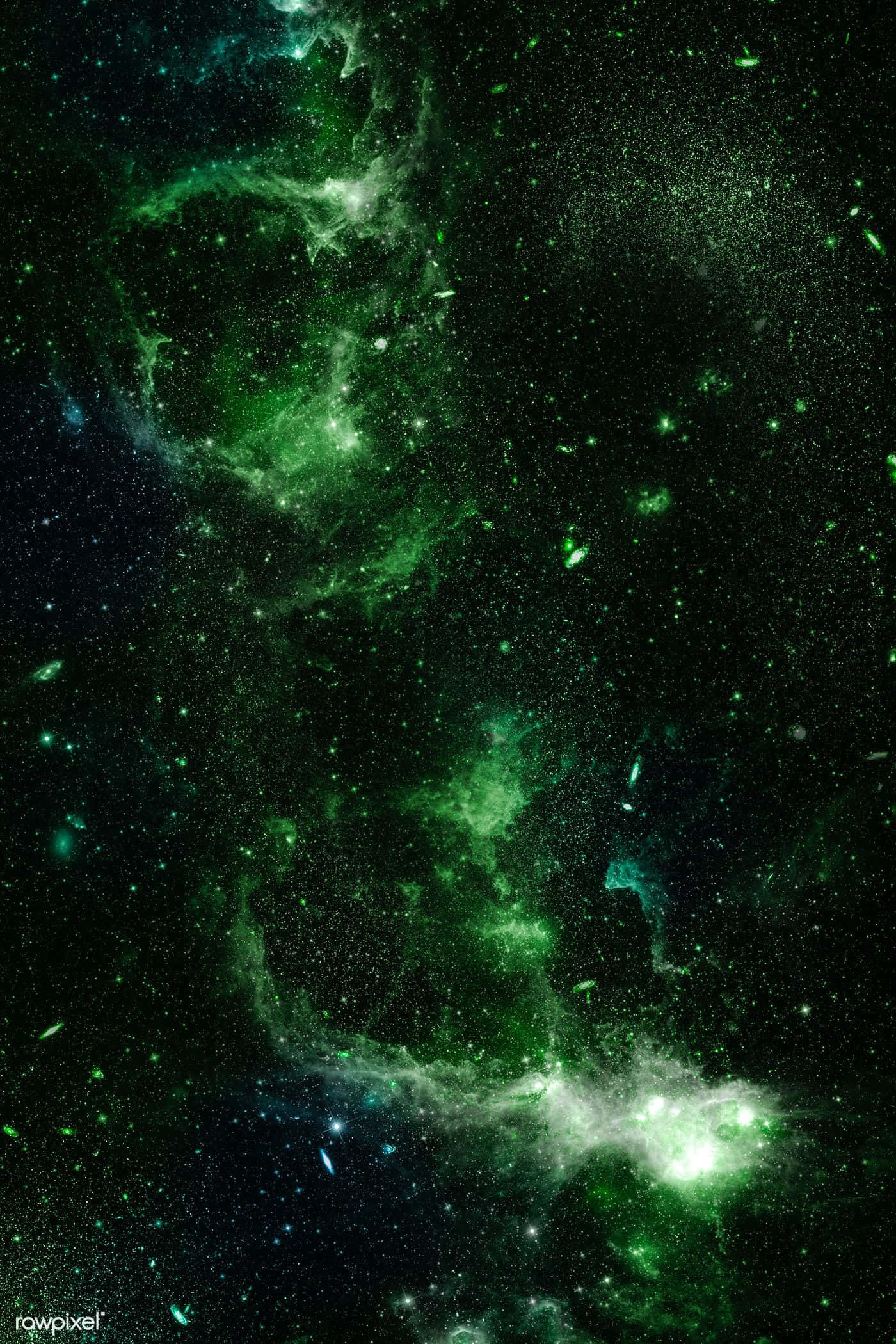 Green Galaxy 桌布 壁紙 — 一個宇宙星雲在深邃的黑色虛空中旋轉，散發著發光的綠色氣體和散落的星星。
