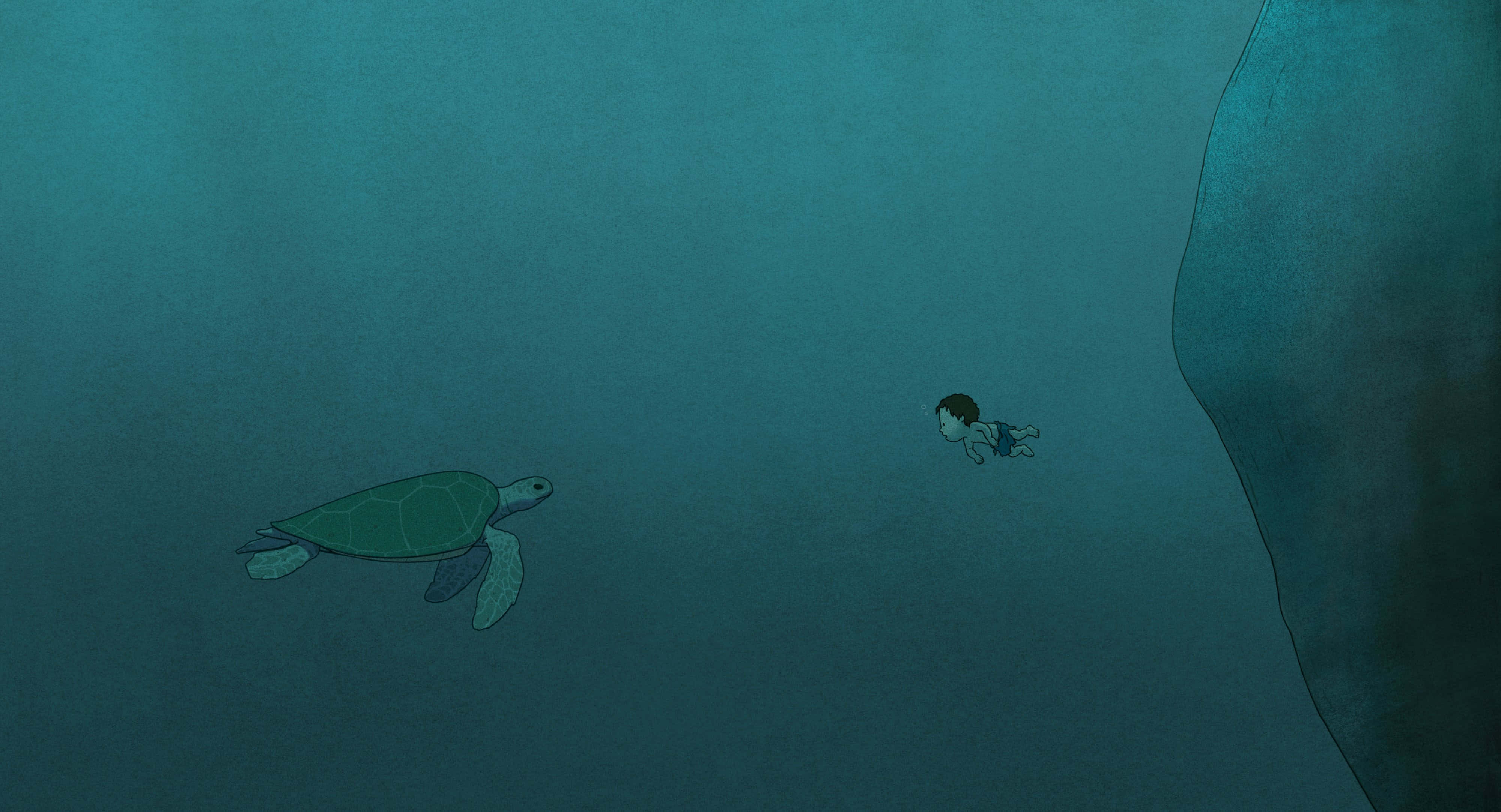 The Red Turtle 桌布 壁紙 — 一個小孩喺深藍色海洋嘅岩石懸崖附近同海龜一齊喺水底游水。