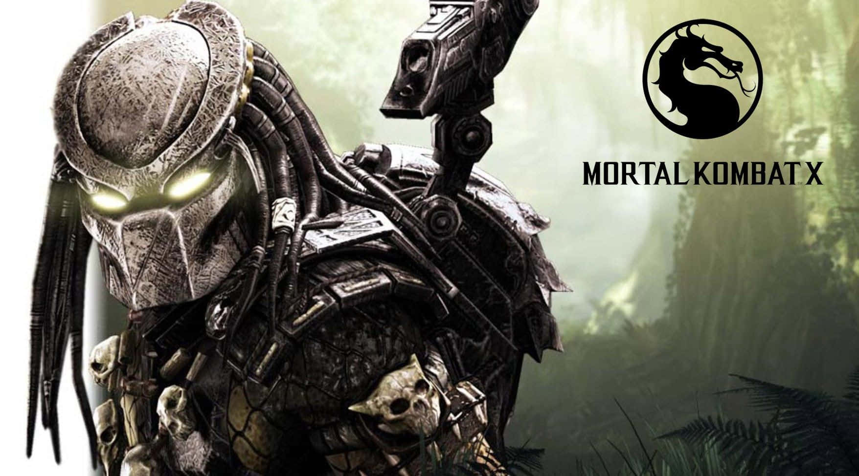 Mortal Kombat Triborg 桌布 壁紙 — 一個帶有發光眼睛和骷髏裝飾盔甲的威脅性Predator戰士，站在迷霧叢林中，由Mortal Kombat X品牌打造。