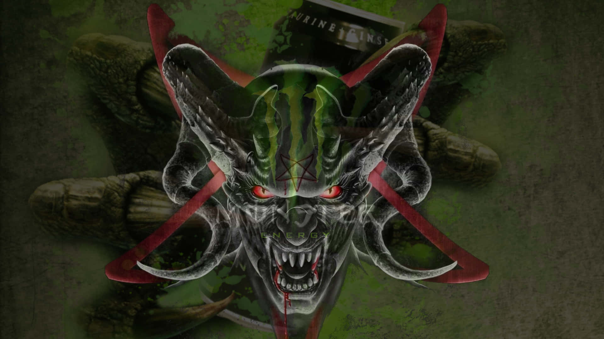 Monster Energy 桌布 壁紙 — 一個帶有發光紅眼和尖銳牙齒的威脅性綠色和紅色惡魔面孔從黑暗紋理背景中浮現。
