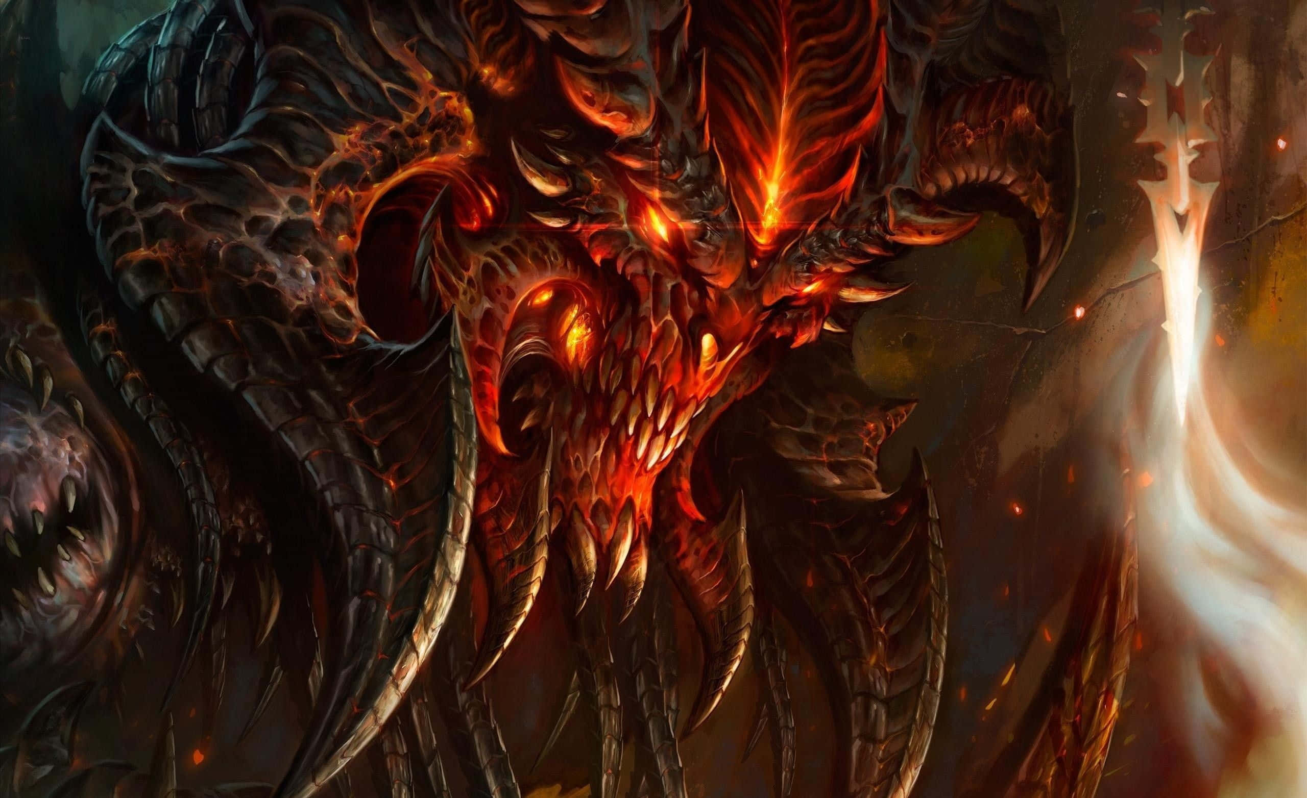 Cool Demon 桌布 壁紙 — 一個帶有發光紅眼和火焰角的威脅性惡魔實體，在黑暗背景中隱約出現，附近有一把光芒四射的劍。