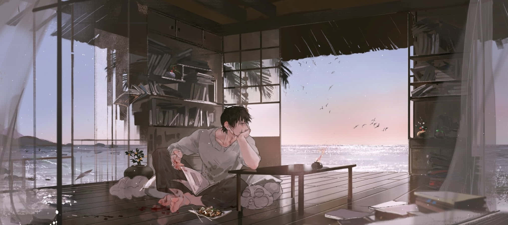 Toji Fushiguro 桌布 壁紙 — 一個年輕男子坐在茅草屋內的木甲板上沉思，俯瞰著日落時平靜的海洋，鳥兒在頭頂飛翔。