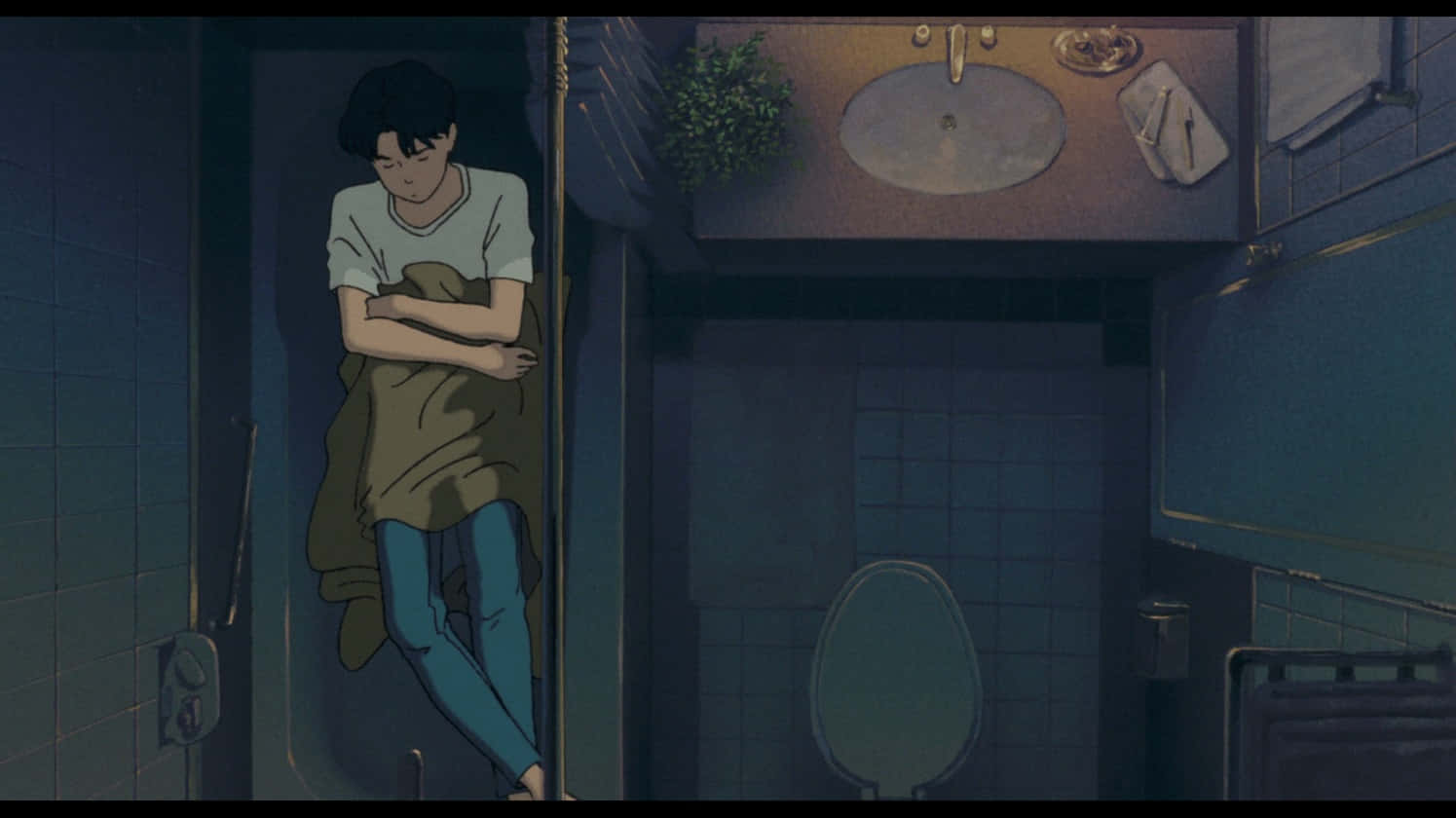 Studio Ghibli Ocean Waves 桌布 壁紙 — 一個年輕的動漫角色站在燈光昏暗的浴室裡，抓著一條毛巾，周圍是藍色瓷磚和一個帶植物的洗手盆。