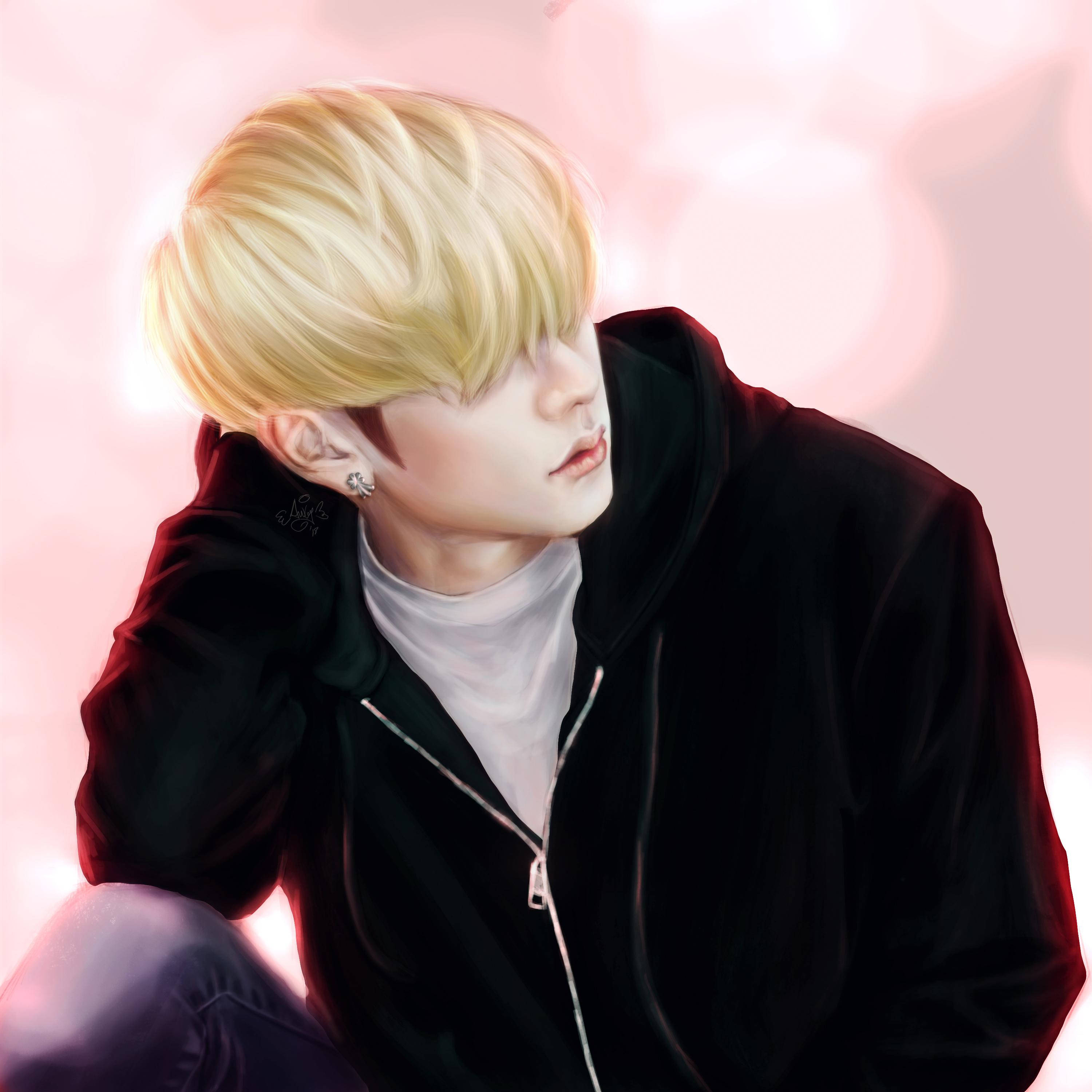 Lookism Jay Hong 壁紙 — 一個年輕的動漫風格男性，金髮，穿著黑色連帽衫，在柔和的粉紅色散景背景前若有所思地凝視。