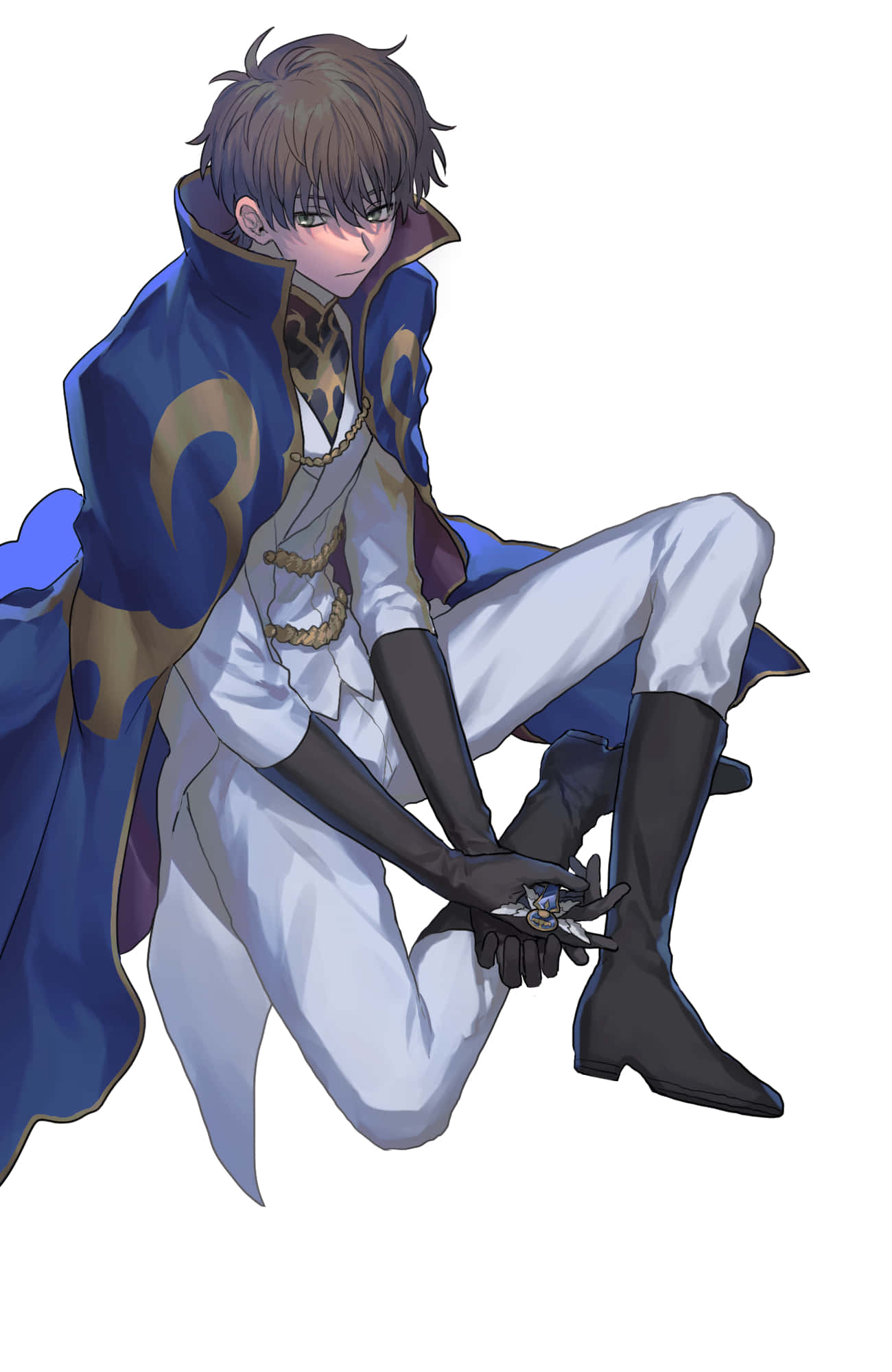 Suzaku Kururugi 桌布 壁紙 — 一個年輕的動畫男性角色，棕色頭髮和綠色眼睛，盤腿而坐，手持一把小銀鑰匙，身穿白色衣服外披藍金色斗篷。