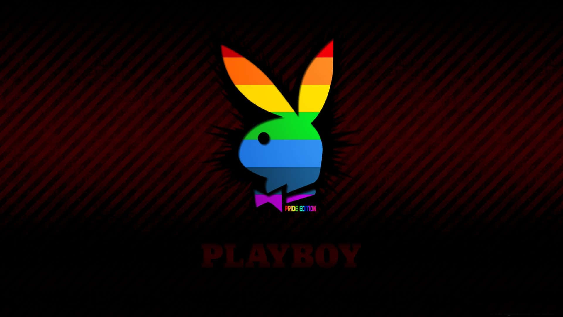 playboy 桌布 壁紙 — 一個彩虹色的Playboy兔仔標誌，帶有紫色蝴蝶結，居中在深紅色斜紋背景上。