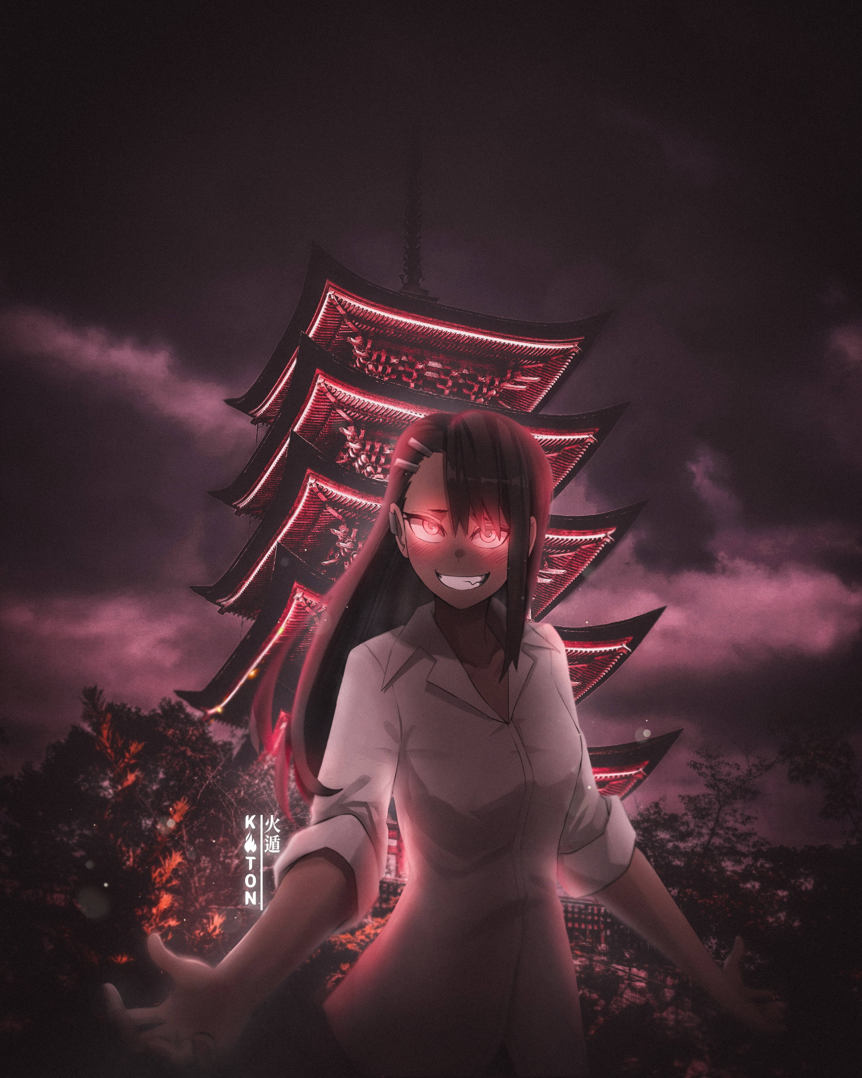 Nagatoro 桌布 壁紙 — 一個微笑的動漫女孩，擁有發光的紅色眼睛，站在一座發光的紅色寶塔前，背景是深紫色的暴風雨天空。