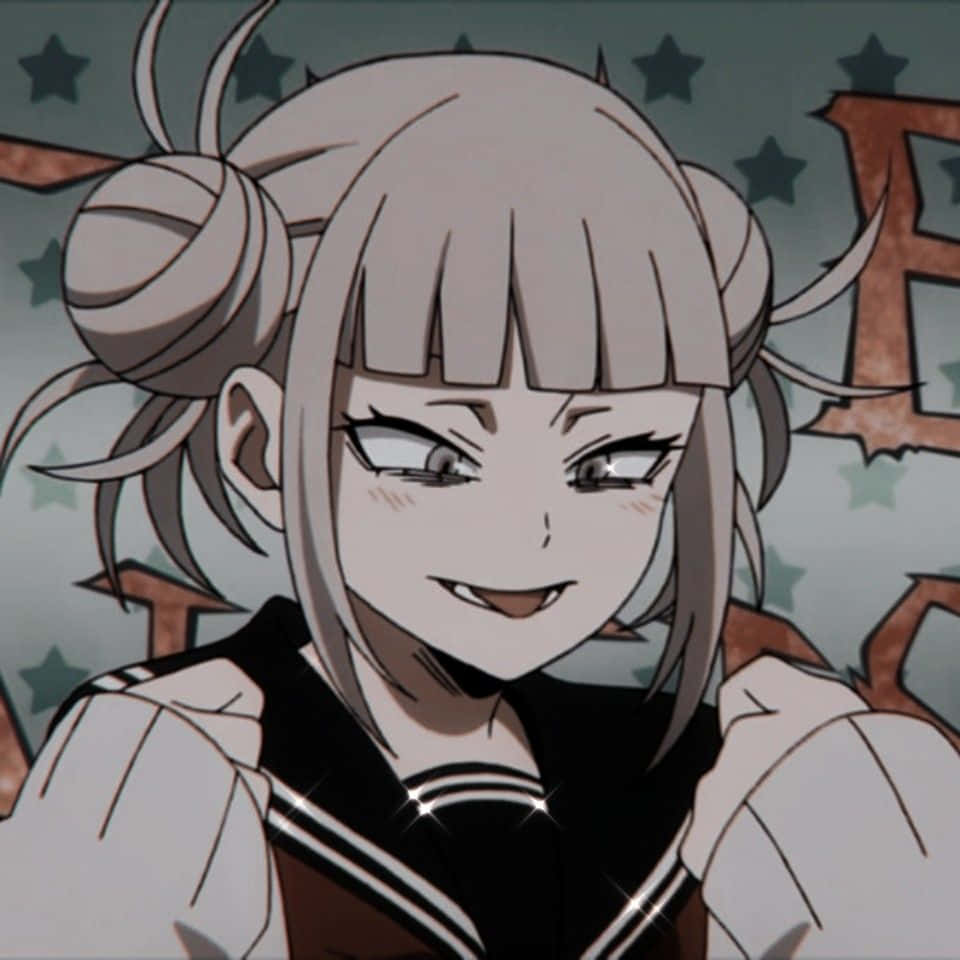 Toga 桌布 壁紙 — 一個快樂的動漫女孩，灰色雙馬尾，穿著水手服，在星空背景下自信地微笑。
