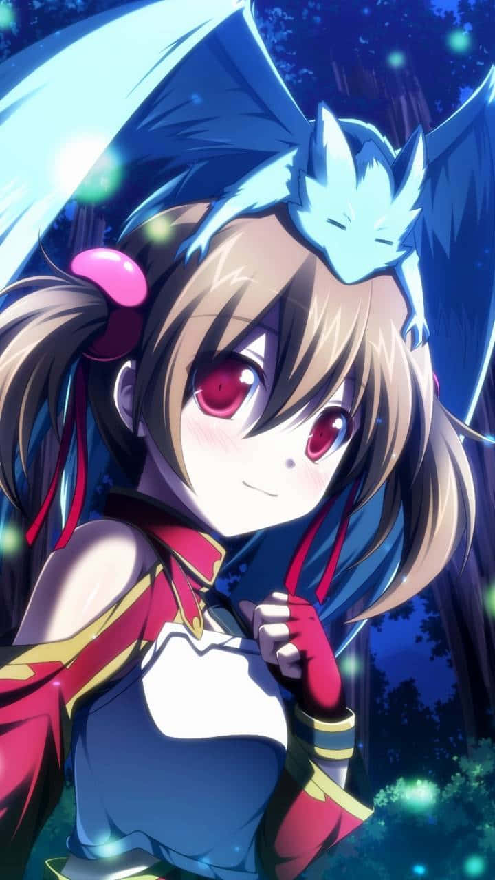 Sword Art Online Silica 桌布 壁紙 — 一個快樂的動漫女孩，紅眼睛和藍色翅膀，在夜晚發光的森林中微笑。