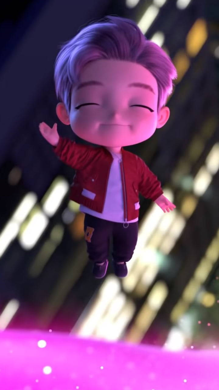 BTS Tinytan Rap Monster 壁紙 — 一個快樂的紫髮Q版動畫男孩在夜間模糊的霓虹城市背景下，愉快地漂浮在發光的粉紅色表面上。