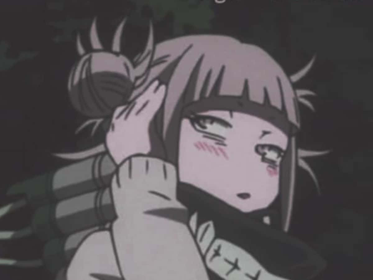 Toga 桌布 壁紙 — 一個悲傷的動漫女孩，粉紅色頭髮戴著頭帶，在黑暗背景中雙手抱頭哭泣。