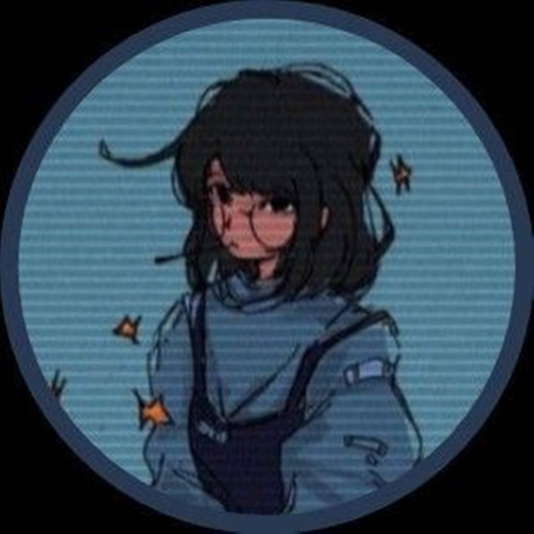 動漫女孩 桌布 壁紙 — 一個憂鬱的動漫女孩，深色頭髮戴著眼鏡，在藍色條紋背景上溫柔地凝視著漂浮的橙色星星。