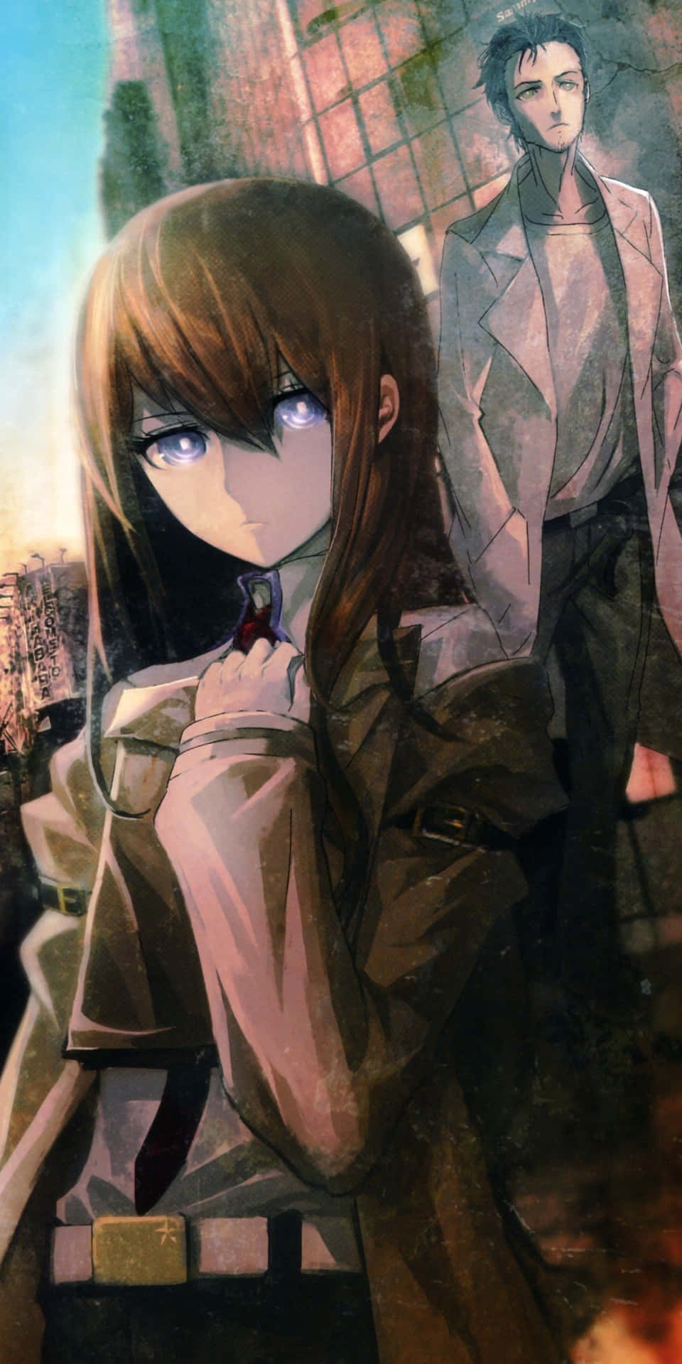 Steins Gate 桌布 壁紙 — 一個憂鬱的動漫女孩用發光的眼睛抓住她的衣領，而一個沉思的男孩站在她身後，在一個骯髒的城市小巷裡。