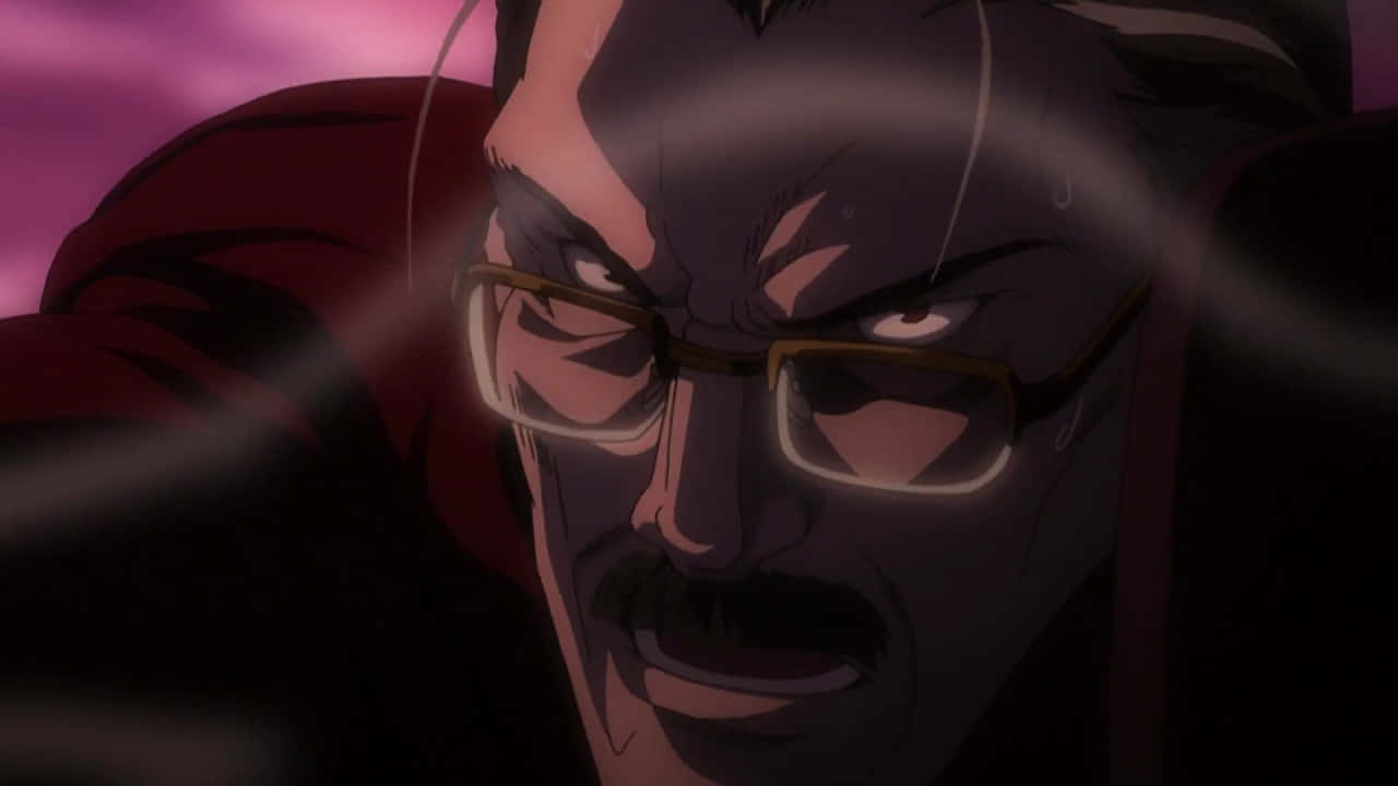 Soichiro Yagami 桌布 壁紙 — 一個戴眼鏡和鬍子的動漫男子特寫，在紫色背景前強烈地瞪視。