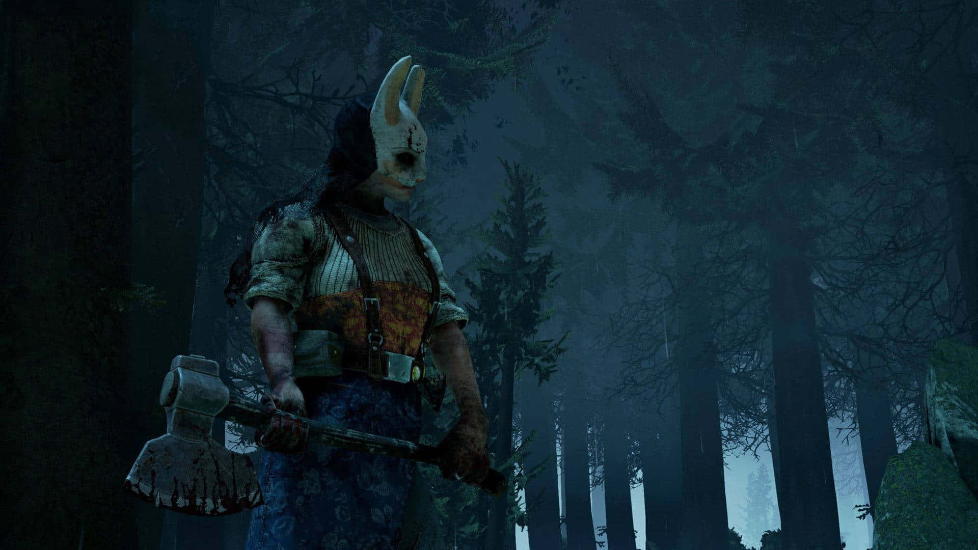 Dead By Daylight Killers 桌布 壁紙 — 一個戴著兔頭骨頭盔、手持血跡斑斑斧頭的面具人物，在夜晚霧氣瀰漫的黑暗森林中威嚇地站立。